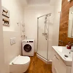 Ktw Kosciuszki 41 - Sky & Design Apartman *
